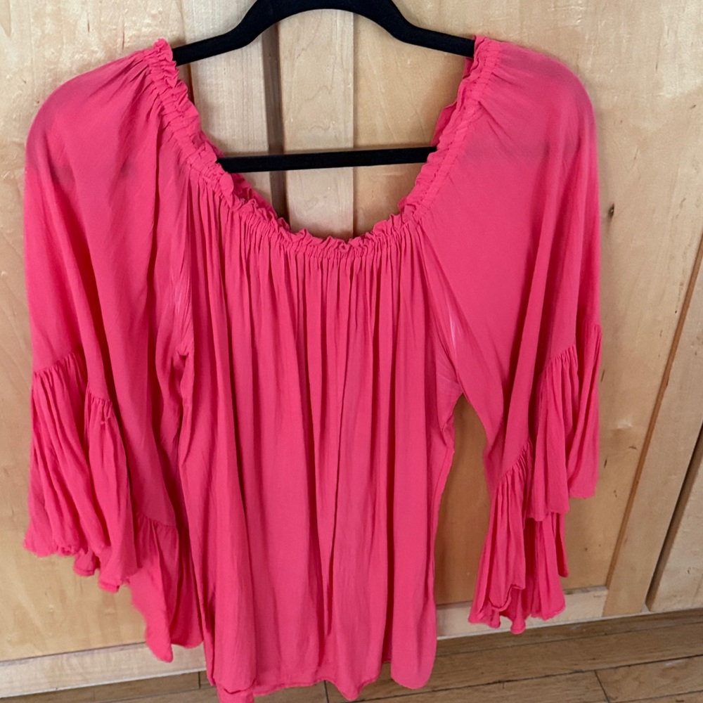 Elan 🧡❤️Coral Ruffled Blouse